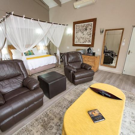 Twiga Travel Villa โฮดสปรูท ภายนอก รูปภาพ