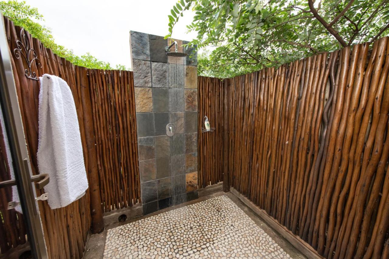 Twiga Travel Villa โฮดสปรูท ภายนอก รูปภาพ